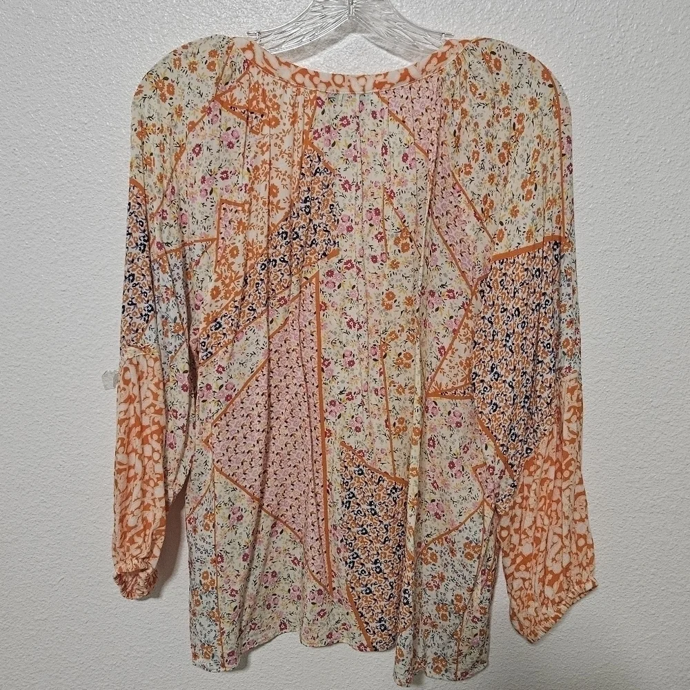 Rose + Olive ditsy floral top size Large - Picture 7 of 12